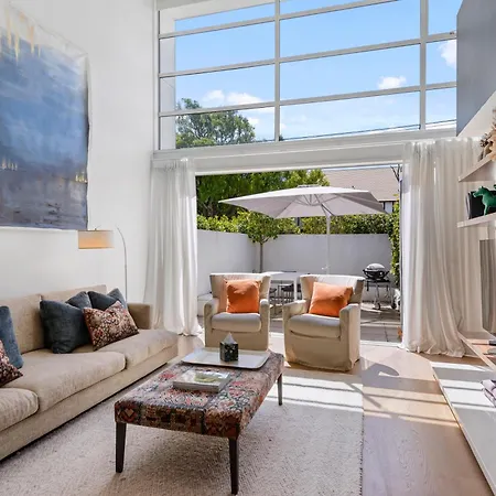 Holly Road Executive Townhouse Villa